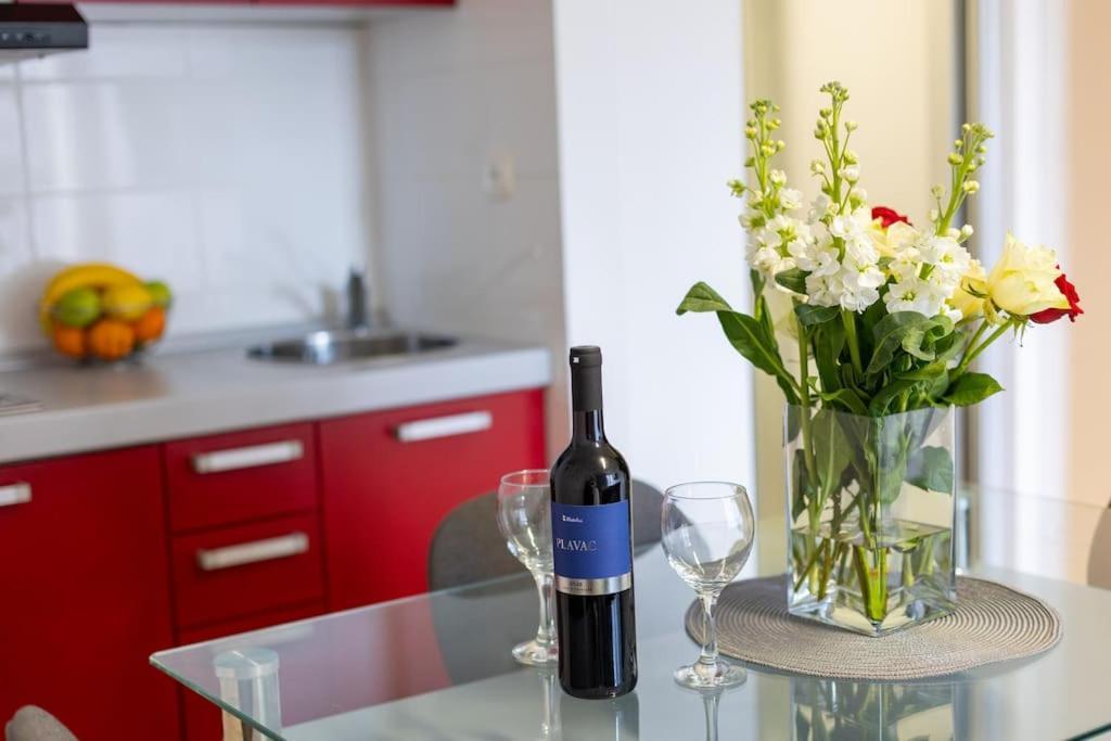 Bella Vista - Cozy Apartments With Easy Check-In And Free Parking Split Exterior photo