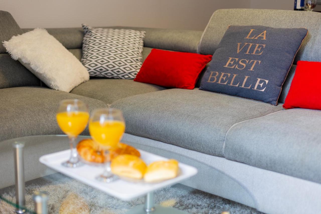 Bella Vista - Cozy Apartments With Easy Check-In And Free Parking Split Exterior photo
