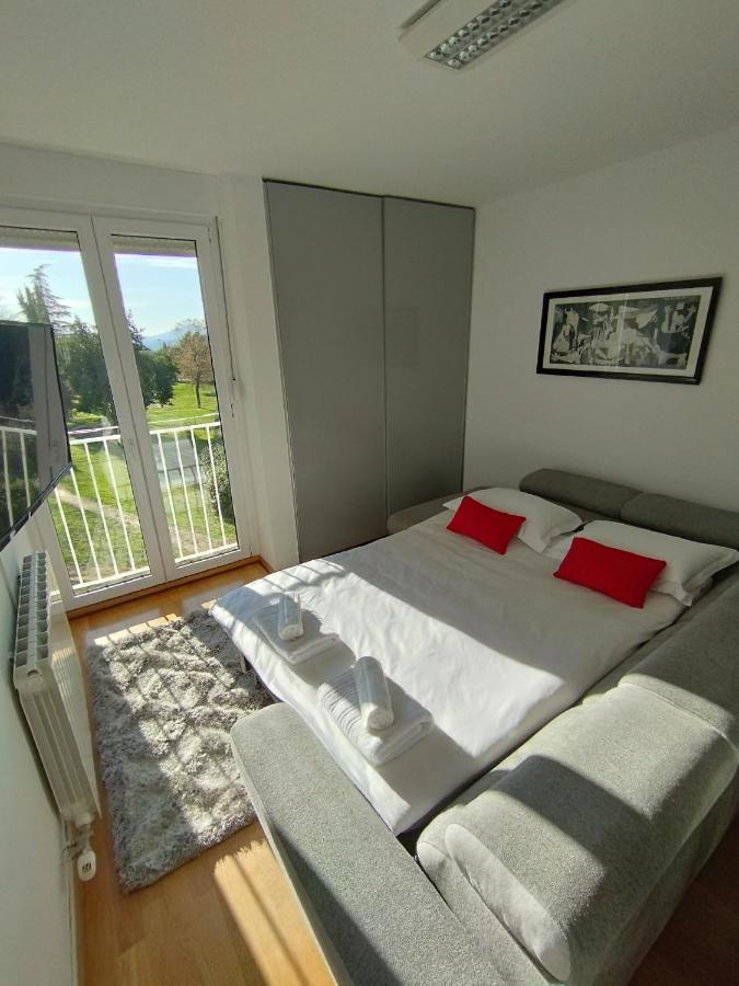 Bella Vista - Cozy Apartments With Easy Check-In And Free Parking Split Exterior photo
