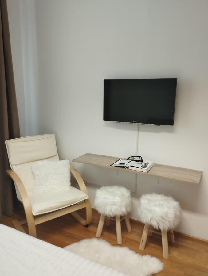 Bella Vista - Cozy Apartments With Easy Check-In And Free Parking Split Exterior photo