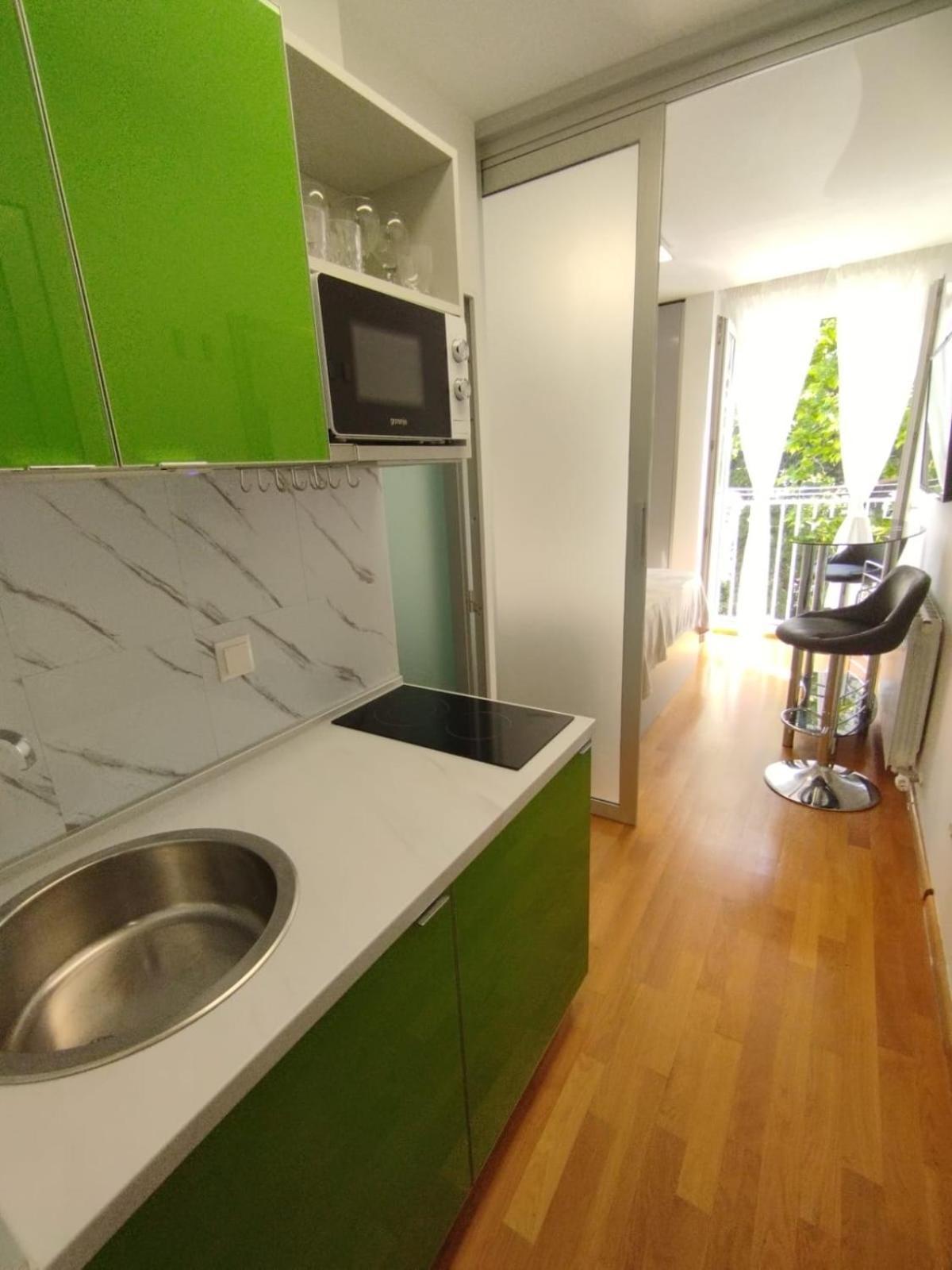 Bella Vista - Cozy Apartments With Easy Check-In And Free Parking Split Exterior photo