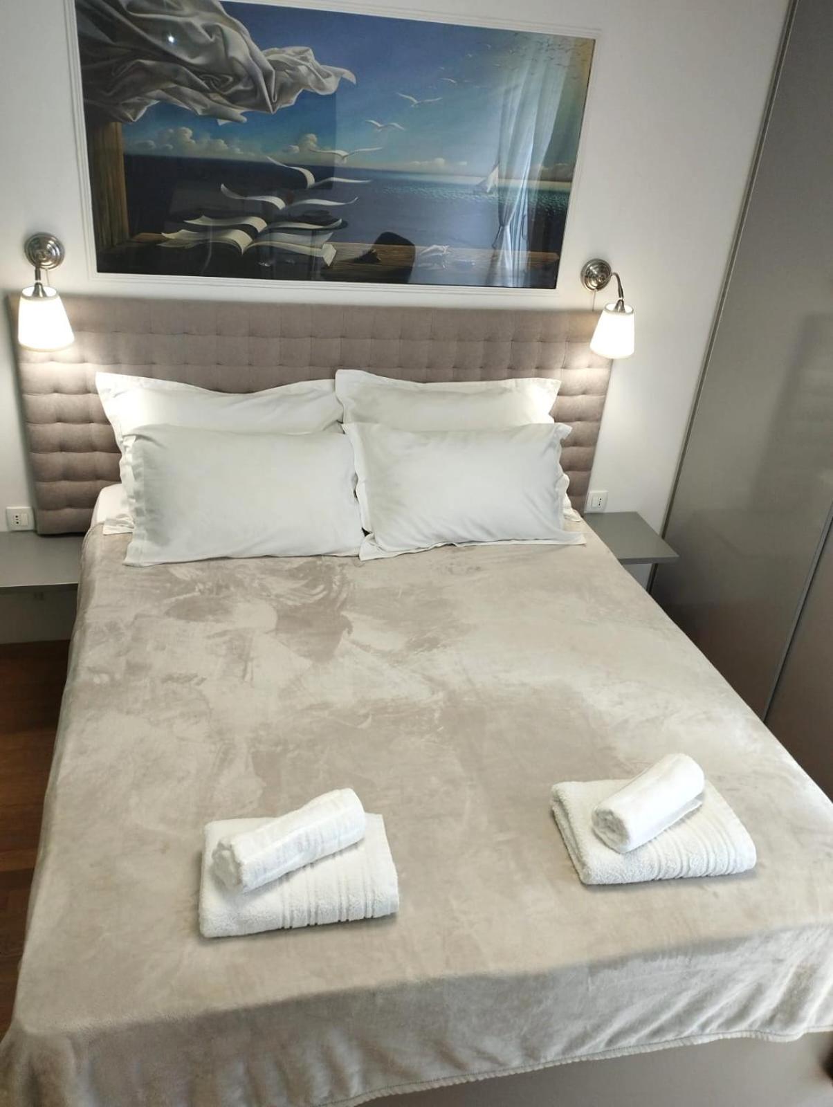 Bella Vista - Cozy Apartments With Easy Check-In And Free Parking Split Exterior photo